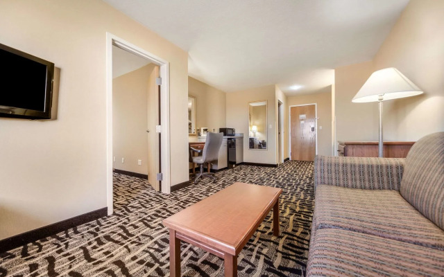 Super 8 by Wyndham Cozad