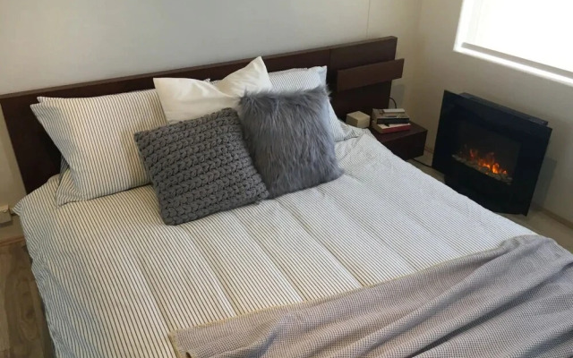 Contemporary Spacious Home 20minutes From Central Sydney