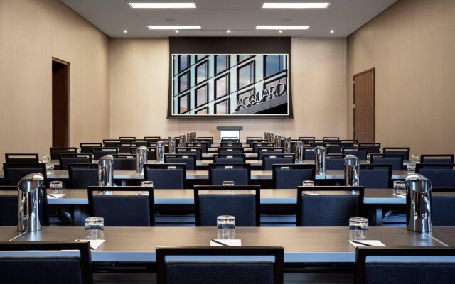 The Jacquard, Autograph Collection