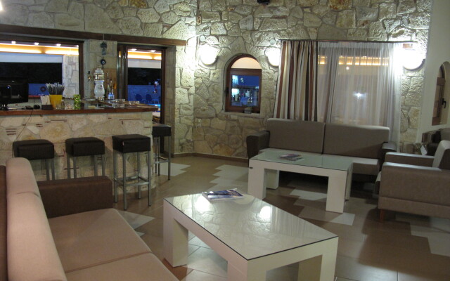 Royal Hotel