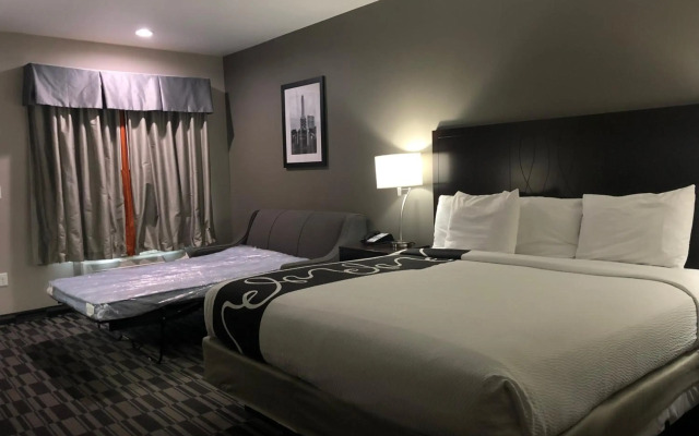 Catoosa Inn & Suites
