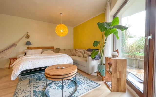 Souterrainwohnung mit großem Garten und Sauna