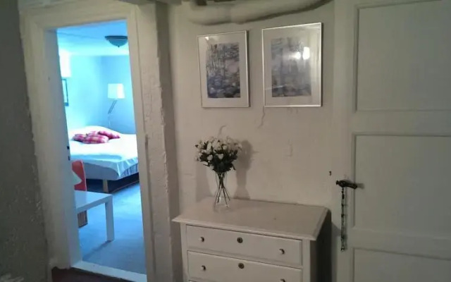 Friis Bed & Bath