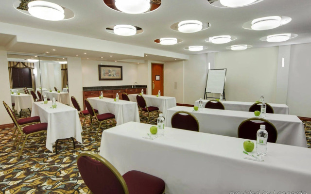 Holiday Inn Calgary-Airport by IHG