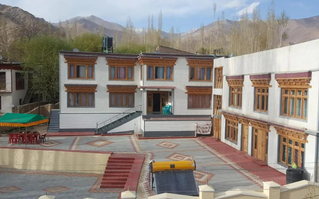 1 BR Guest house in Yurtung, Leh, by GuestHouser (9202)