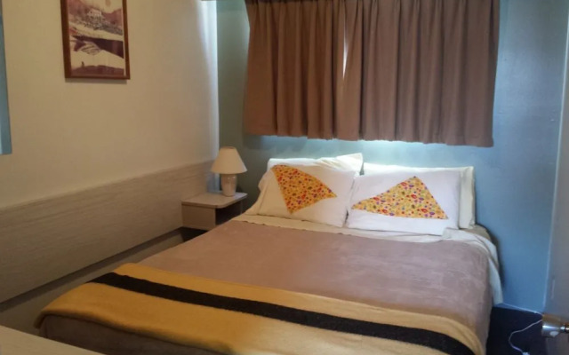 Riviera Motel