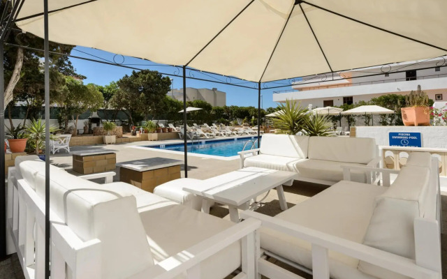 Apartamentos San Antonio Beach