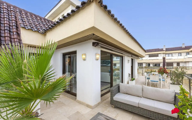 2218-Duplex first line beach with sea view