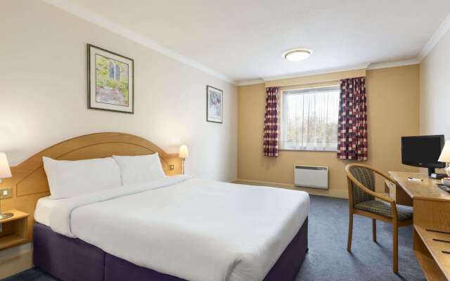 Days Inn by Wyndham Watford Gap