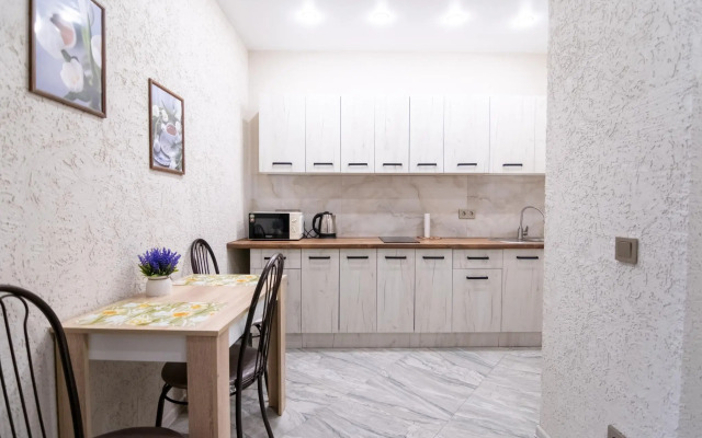 Apartments on Akademika Nasonova street 1B