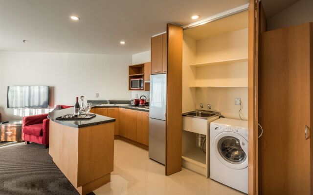 Fino Hotel & Suites