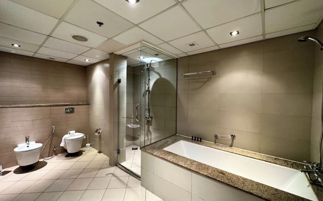 Lux BnB I Palm Jumeirah Resort I Palm Views