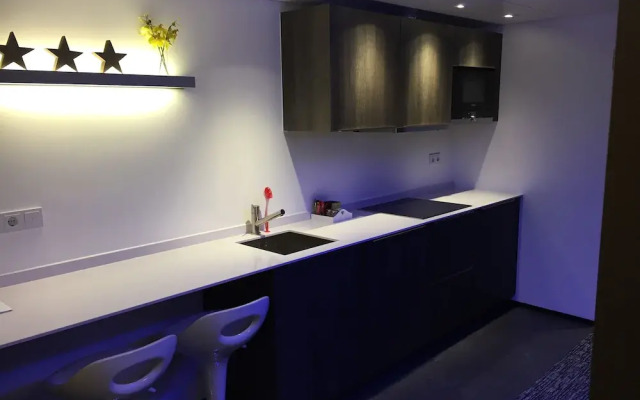 Apart Food and Drinks