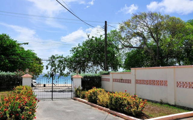 Welcome to the Unpretentious and Breezy Graceville, Steps Away From the Beach