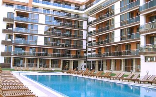 Pomorie Bay Apartments and Spa