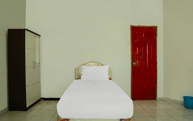 SPOT ON 92390 Wilma Kost Syariah