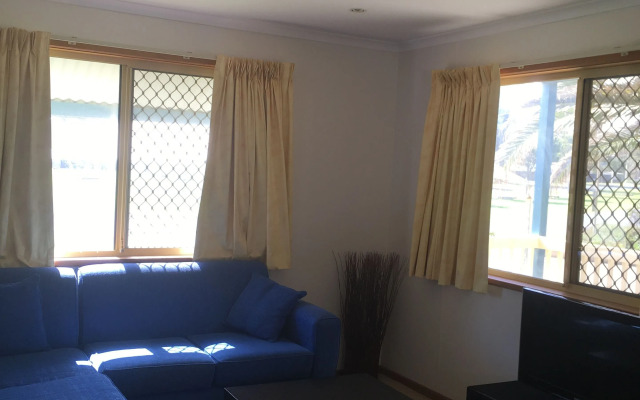 Moana Beach Tourist Park