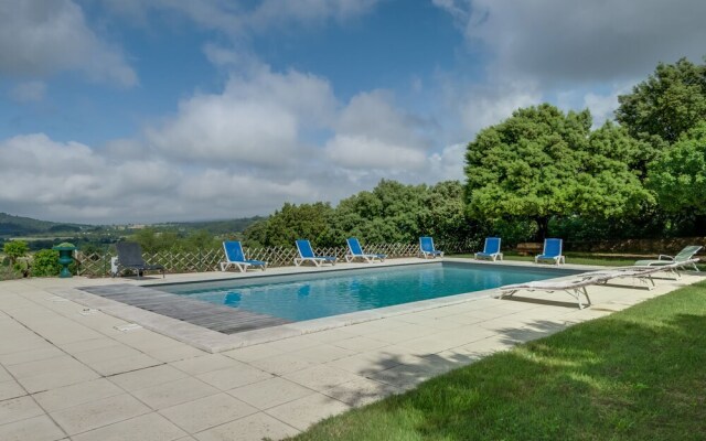 Secluded Holiday Home in Rustrel With Swimming Pool