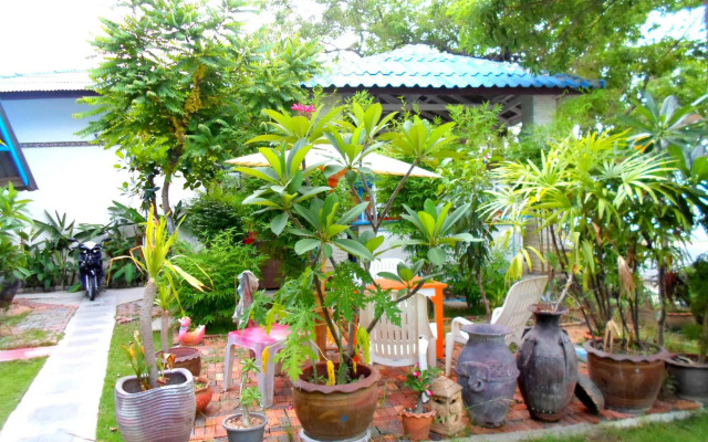 Bangrak Bungalow