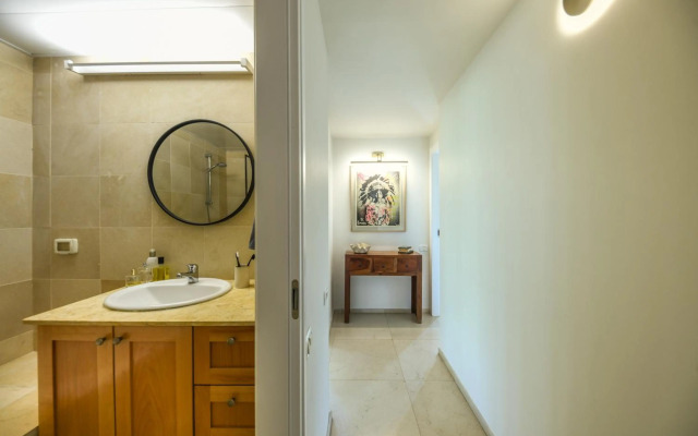 Andromeda 3 Bd apartment with pool & sea view