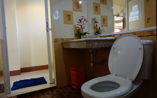 Kumkaew Tawon Palace Hotel