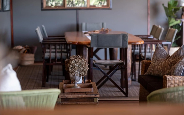 HillsNek Safari Camp - Amakhala Game Reserve