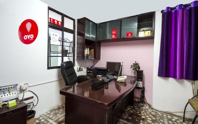 OYO 8271 Elite Homes