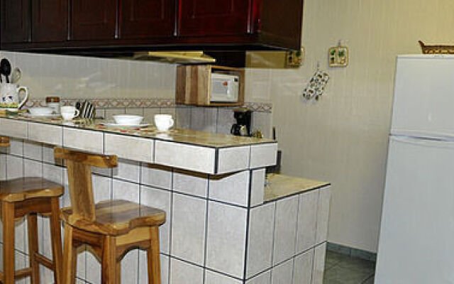 Prado Inn & Suites