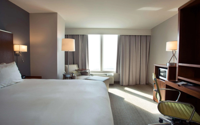 DoubleTree by Hilton Hotel Biloxi