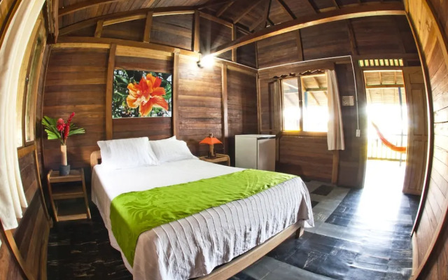 Playa de Oro Lodge