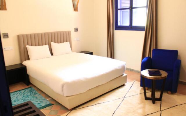 Comfy Colonial Apartments