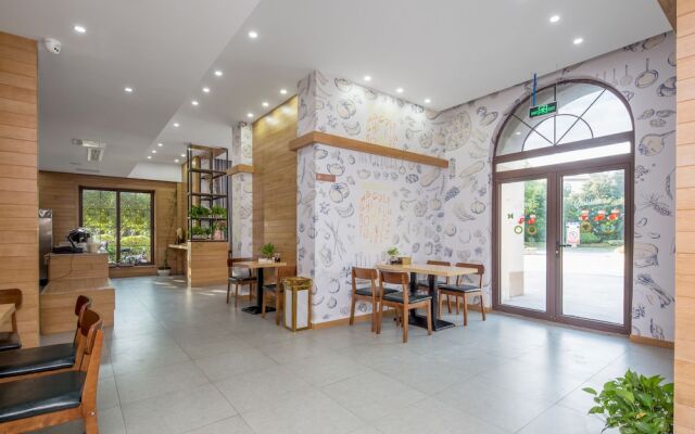 Floral Hotel Huzhou Lize Yard