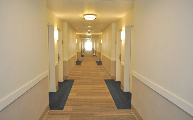 Holiday Inn Express & Suites Price by IHG