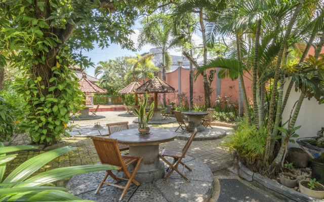 OYO Collection O 91125 Puri Dewa Bharata