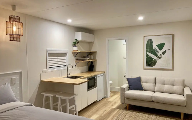 Little Palm Cabins – Guest Rooms – Lake Cathie