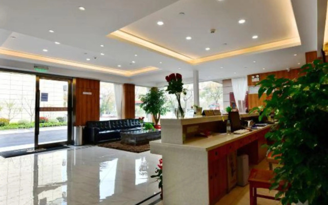 Shanghai Shenguang Hotel (College of electronics and information technology store)