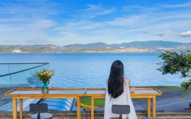 Blushe | 360°·Fulview | Ocean-View Garden-Style Holiday Homestay (Erhai Sansheng Island Branch)