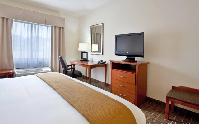 Holiday Inn Express Hotel & Suites Hardeeville - Hilton Head