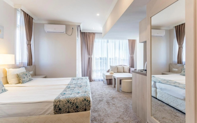 Selena Beach Family Hotel