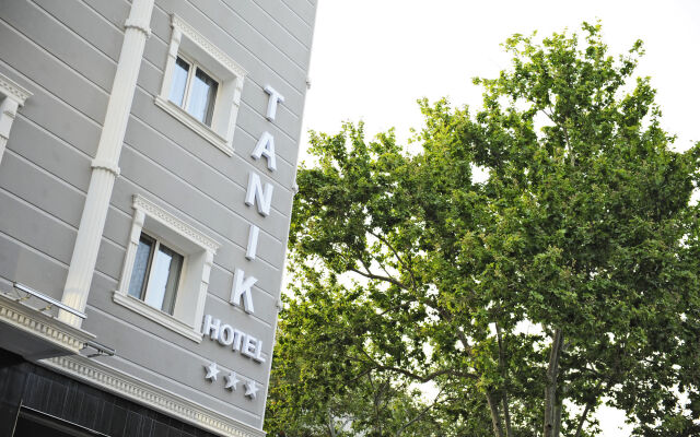 Tanik Hotel