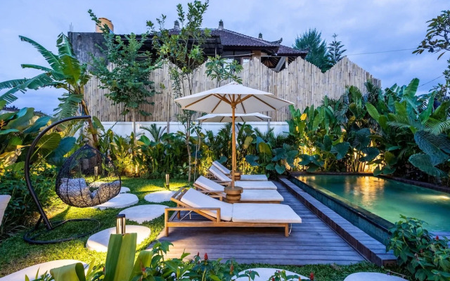 Alicante Villa by Betterplace