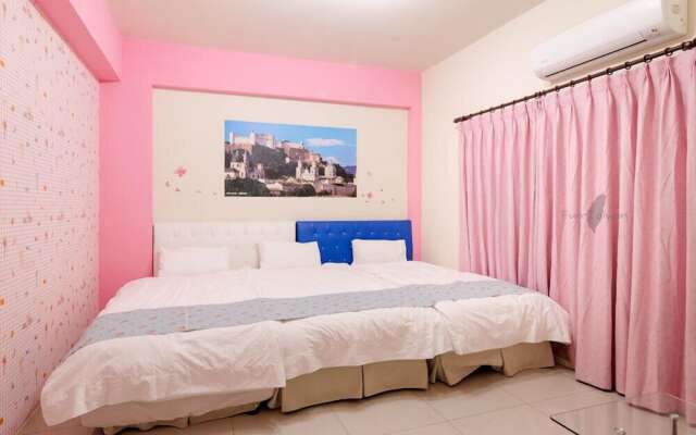 Santorini Family Themed Inn
