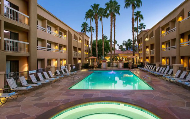 Courtyard By Marriott Palm Springs