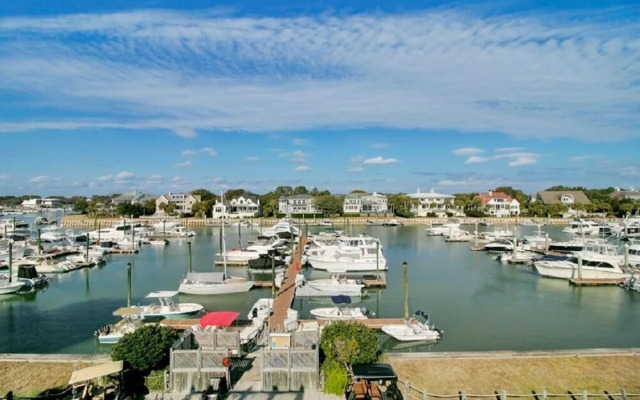 Yacht Harbor Court 31