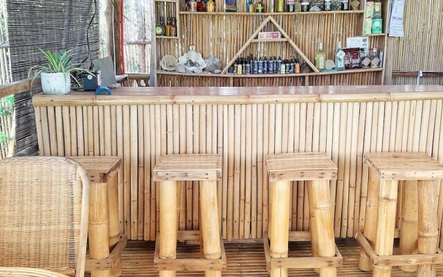 Banana Grove Backpackers Inn