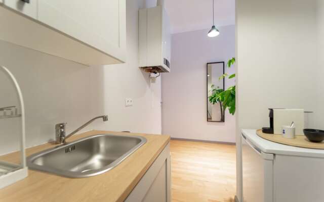 Modern Newly Refurbished Studio - Close TO Center