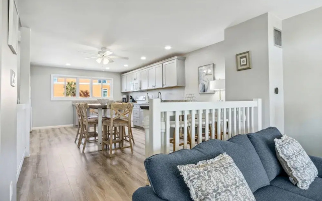 Sunlit Paradise in Amelia Island 3BR Beachfront Home