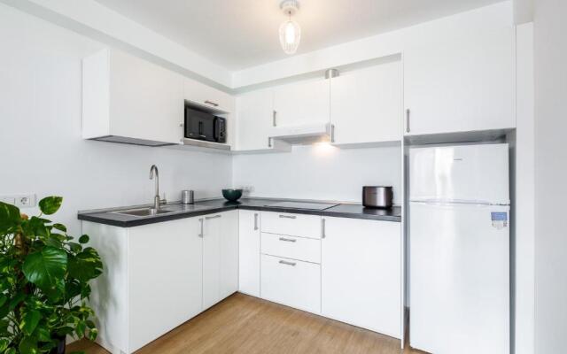 Flower Beach Suite 16