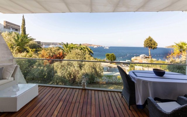 Regal Home With Shared Pool Near Beach in Bodrum