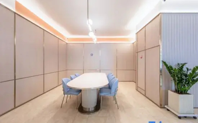 HanTing Hotel (Zhengzhou Huiji Wanda University Town North Subway Station)